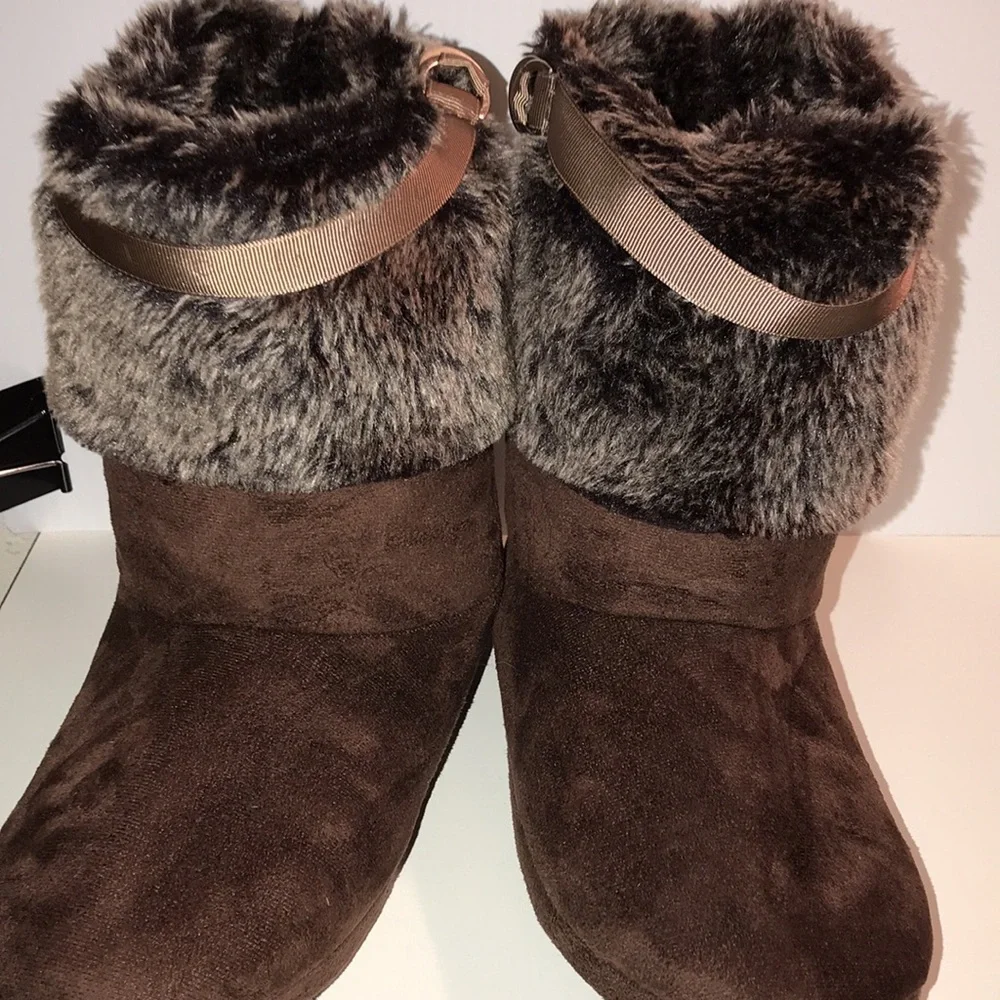 Aerosols Brown Faux Fur Ankle Boots size medium NEW